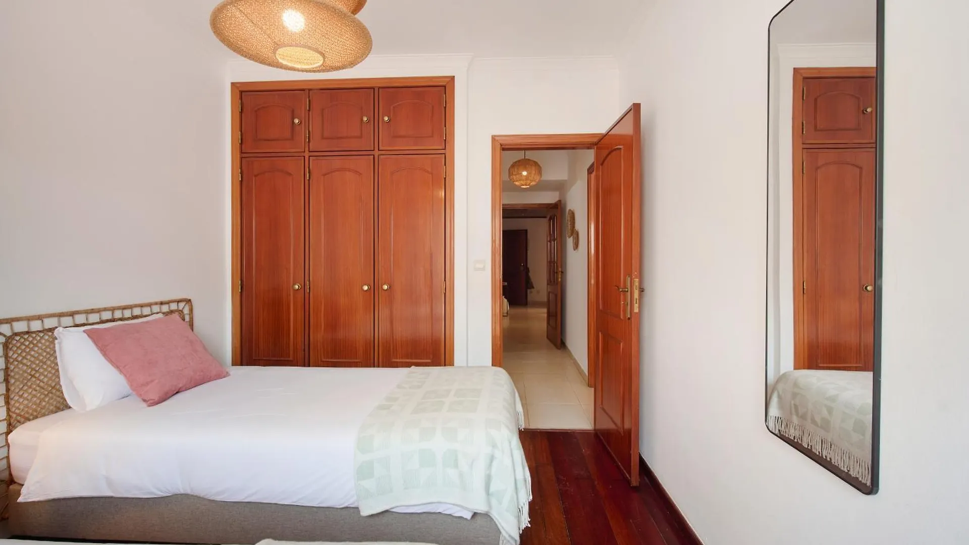 Bright & Modern Near Lisbon & Sintra By Timecooler Apartment Cacem