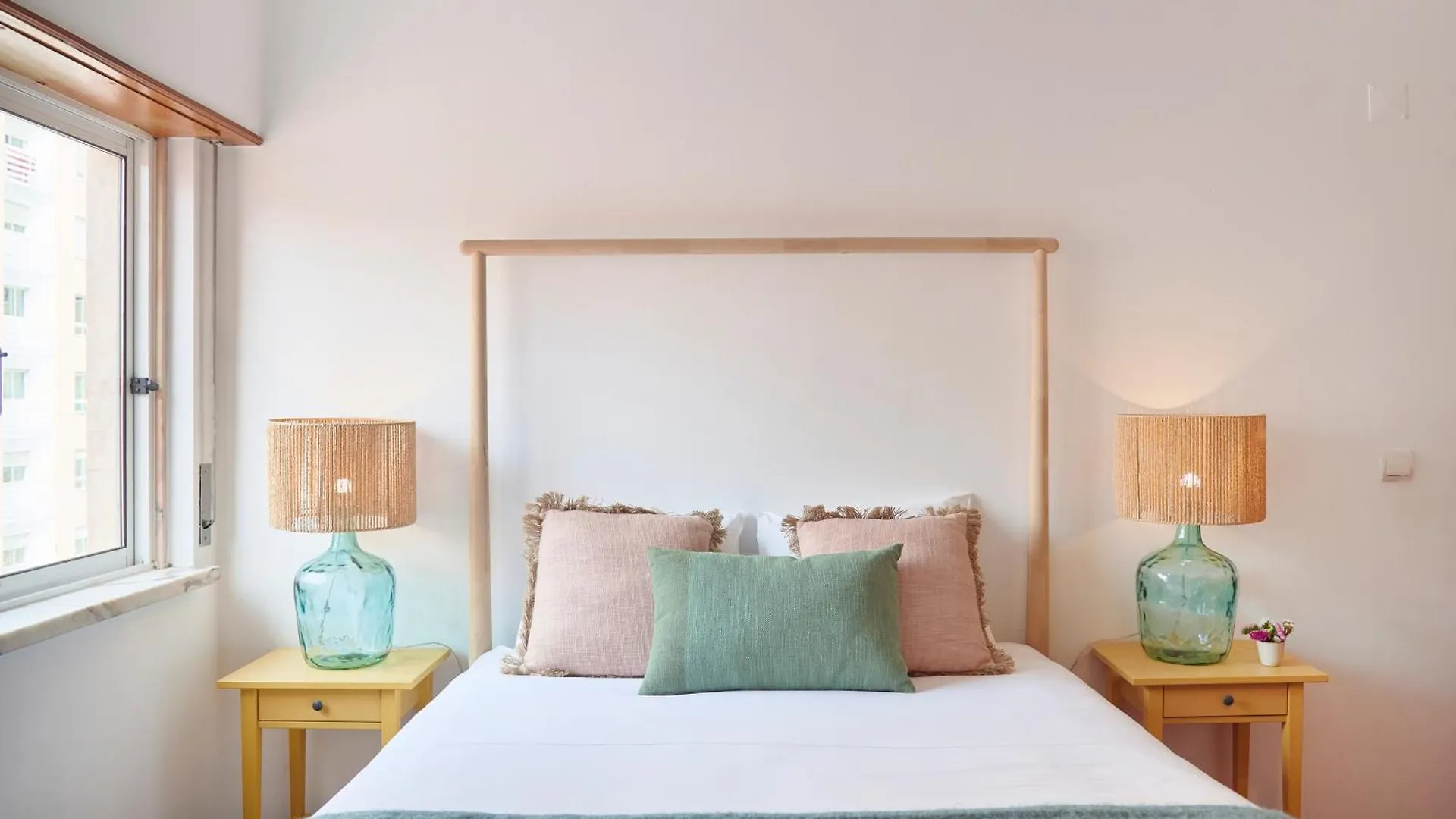 Bright & Modern Near Lisbon & Sintra By Timecooler Apartment Cacem